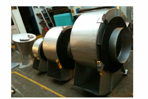 Radial flow control component