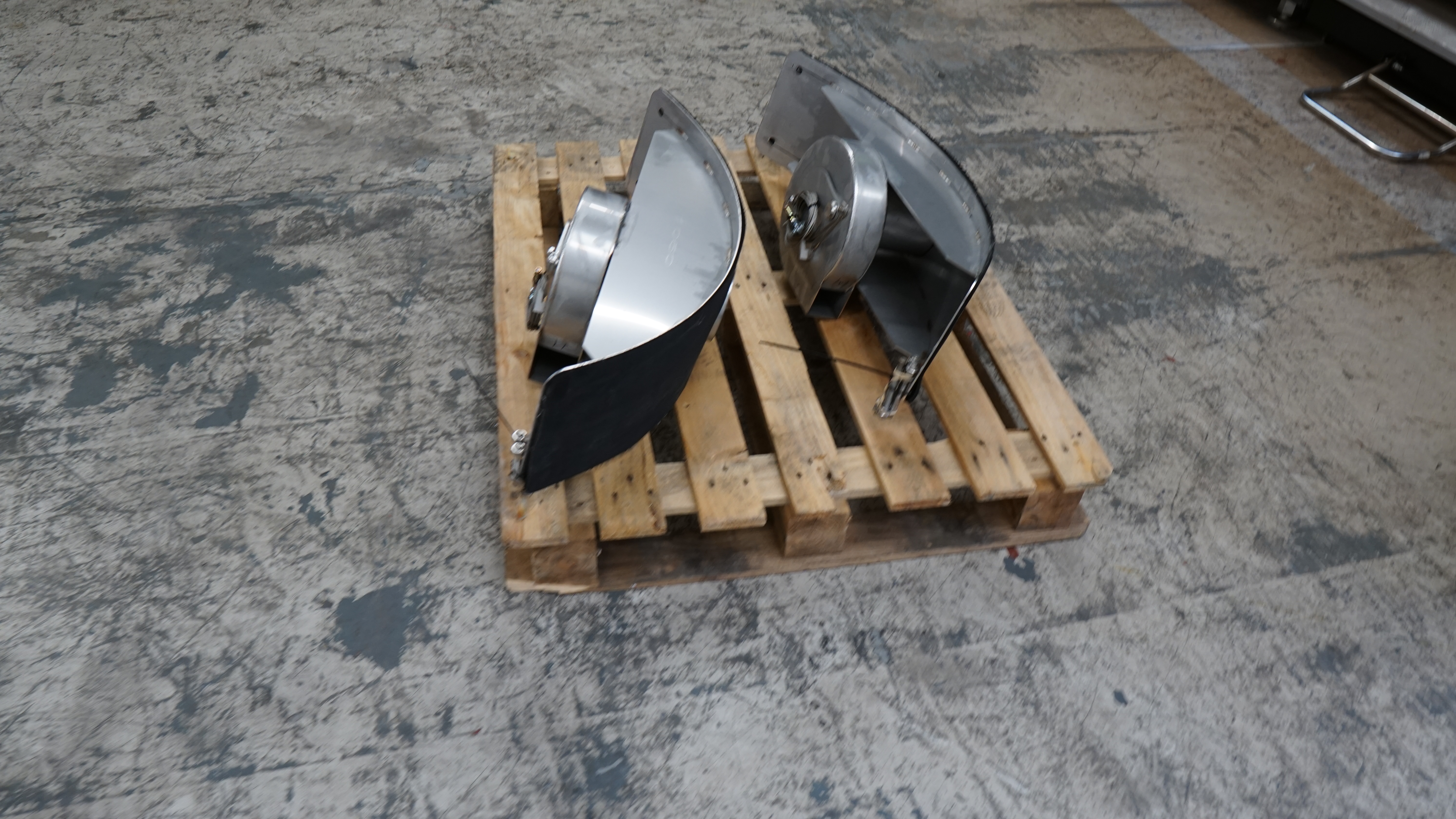 Shipping Curved pair 01